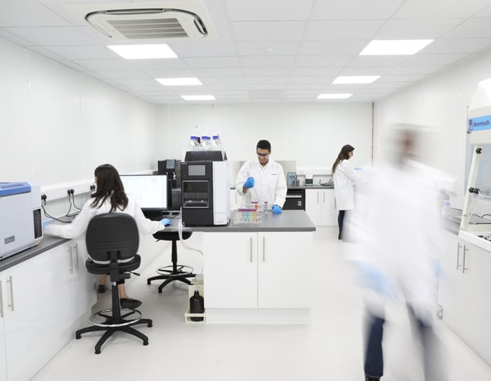 Scientists at work in a SiSaf laboratory